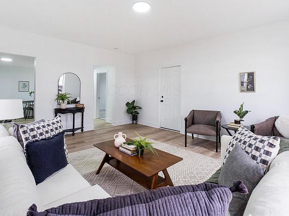 5th image of 394 S Main St