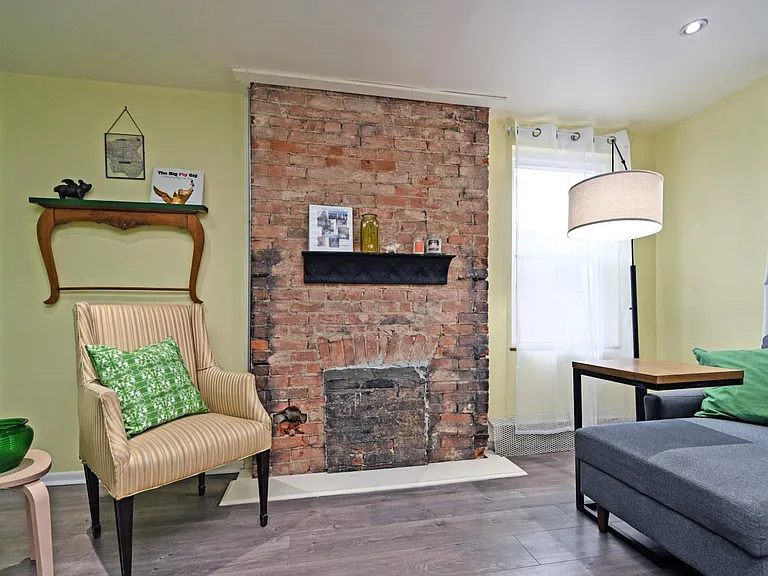 118 E Liberty St #B — Photo 7