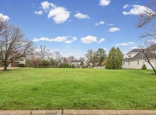 343 Hambletonian Dr, Oak Brook, IL 60523