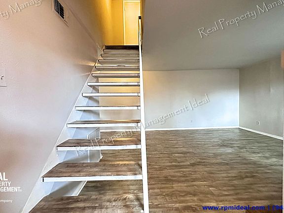 3rd image of 3045 Park Ln APT 1060