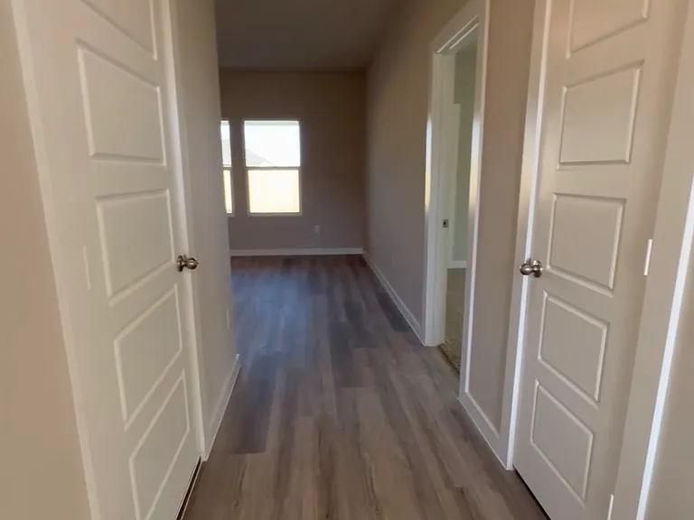 3017 Lynn Ln — Photo 2