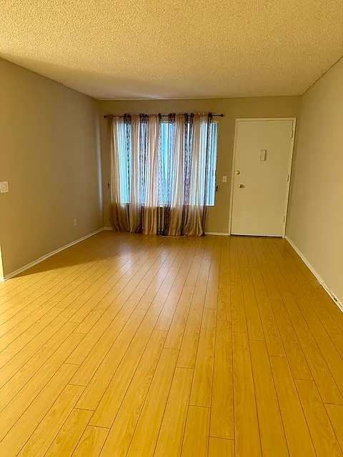 123 S Everett St #1