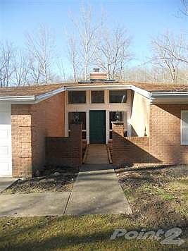 The unique foyer is all windows including the 2 skylights.  The ramp is removable.