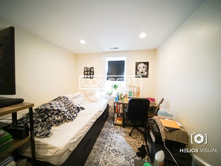 80 Linden St #1 — Photo 4