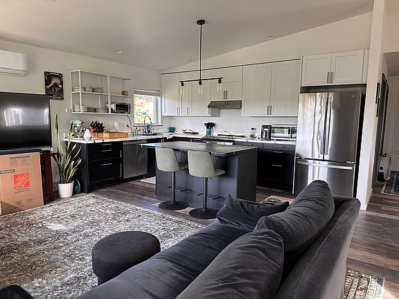Looking towards the kitchen.