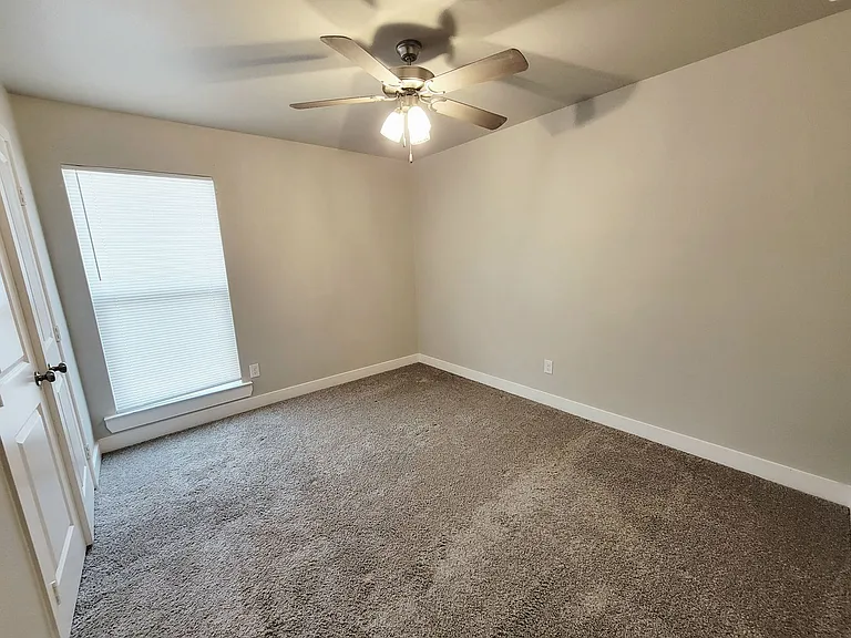 3316 Viola Ave — Photo 9