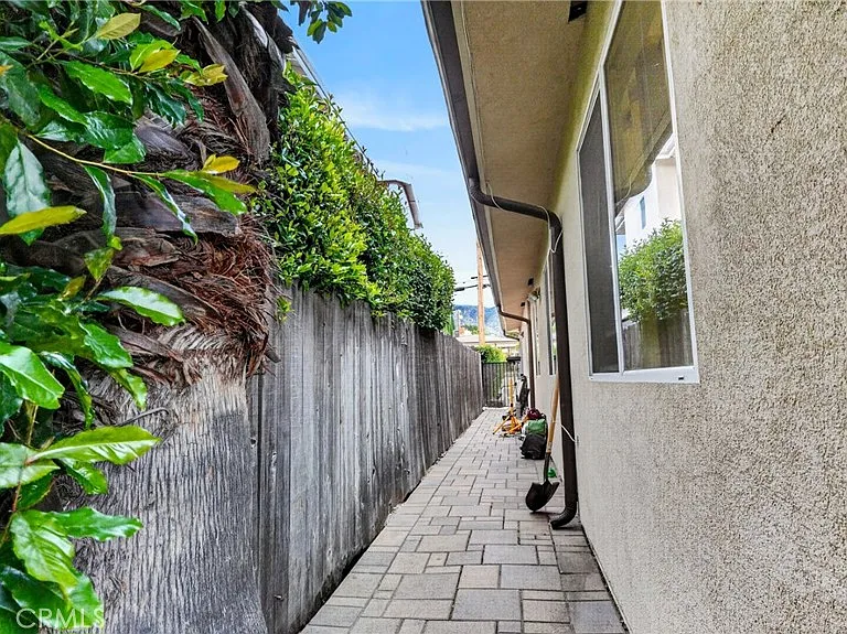 10855 Oro Vista Ave — Photo 35