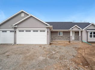 1992 W Sugar Ln, Appleton, WI 54913