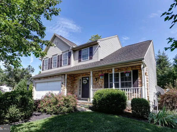 1 Forgedale Dr, Carlisle, PA 17015