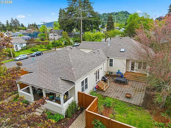 2nd image of 953 C St