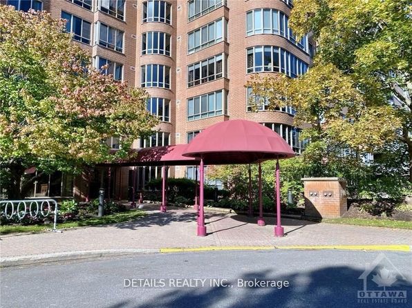 100 Grant Carman Dr W #709, Ottawa, ON K2E 8B8