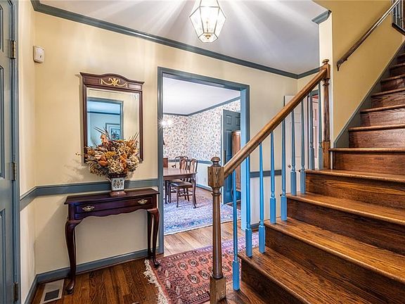 5th image of 770 Riverbend Rd