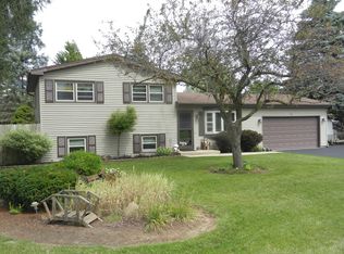 618 W Wegner Rd, McHenry, IL 60051