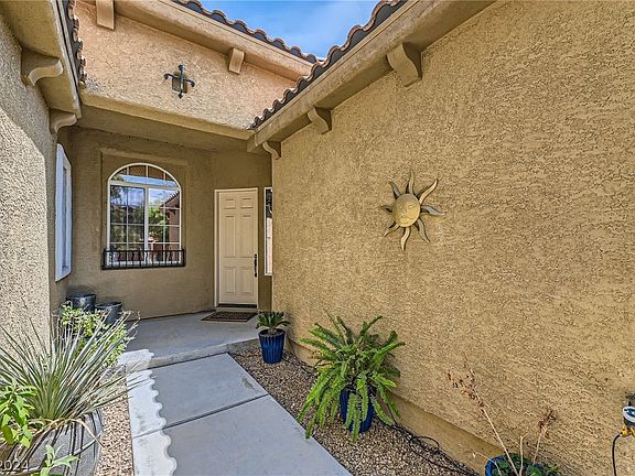 3rd image of 11552 Bollinger Ln