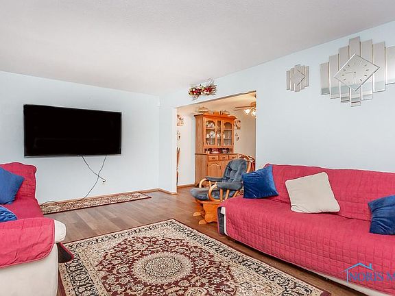 4th image of 6143 Dixon Ave