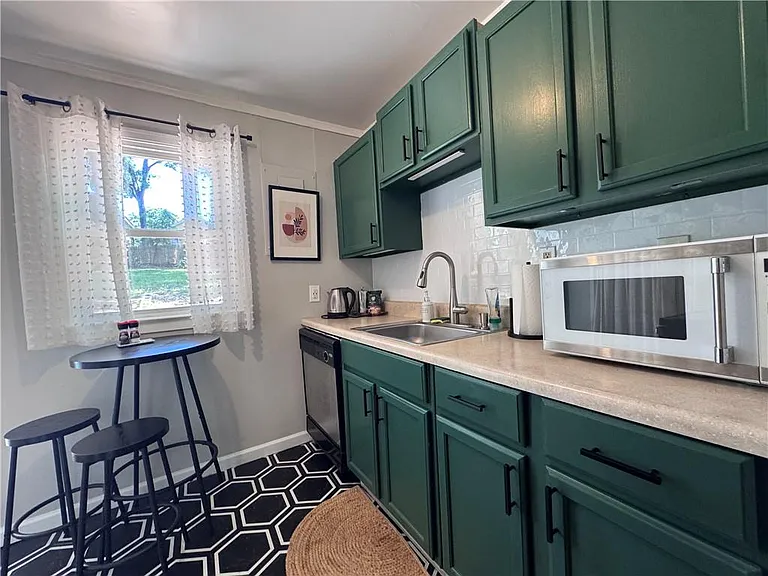 621 Rufus Henderson Dr — Photo 8