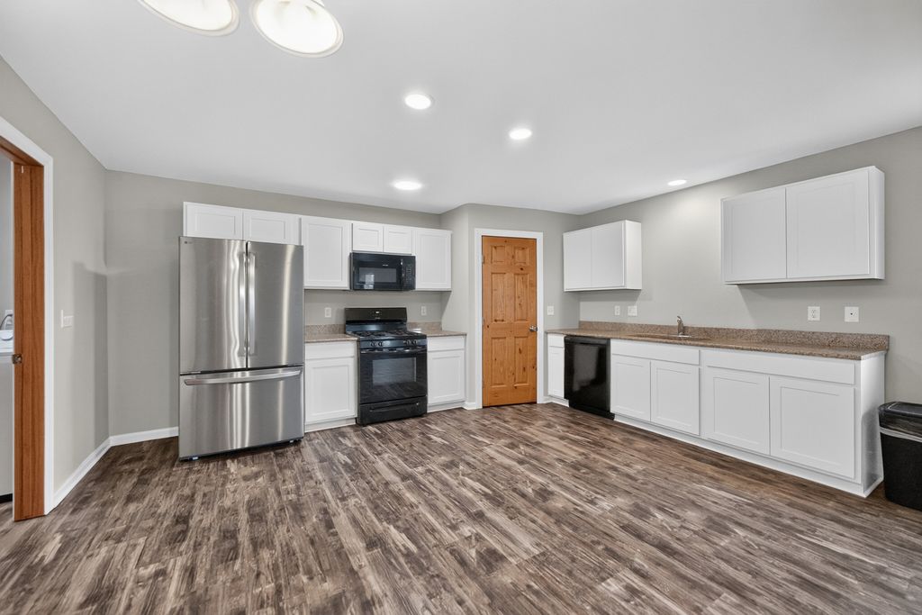 927 Foley Rd, Belvidere, IL - View 3