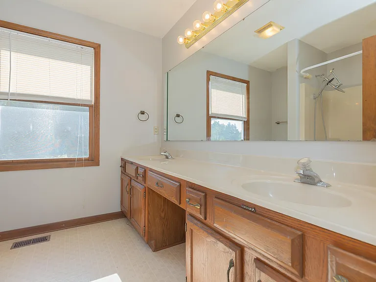 2939 Woodside Ct — Photo 12