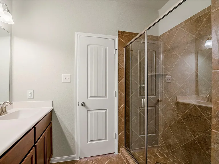 15524 Marina Dr — Photo 11