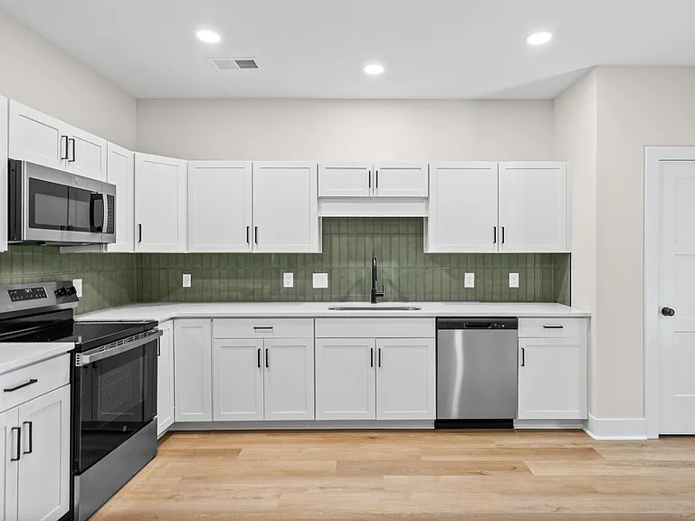 217 Cave St #5-7 — Photo 9