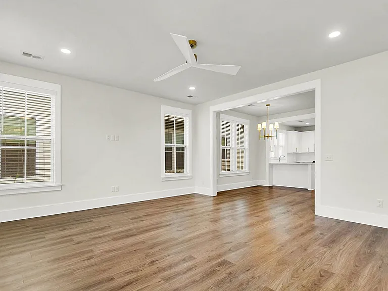 254 Symphony Ave — Photo 9