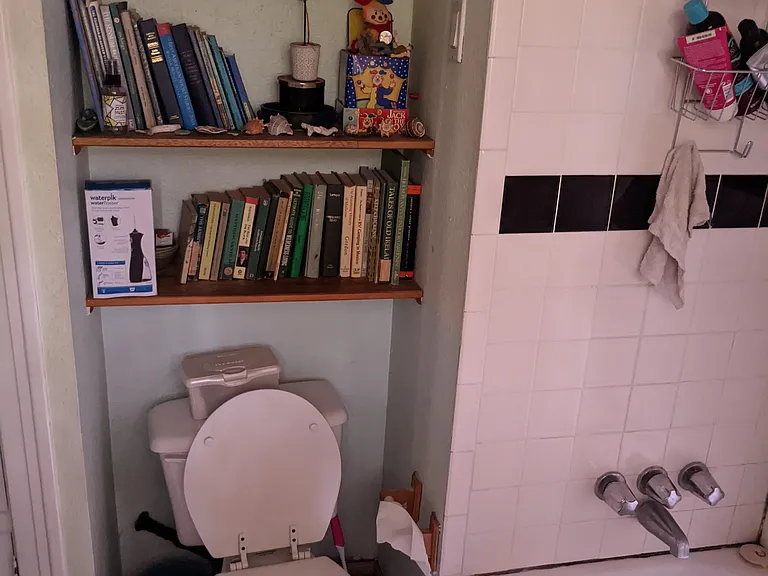 3711 Tom Green St #B — Photo 16