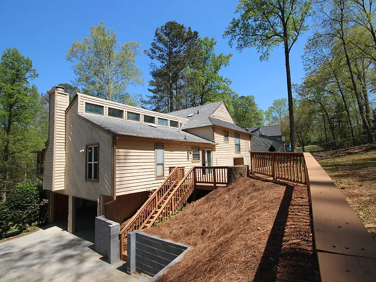 747 Bayliss Dr — Photo 32