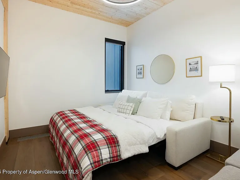 180 Wood Rd #302 — Photo 23