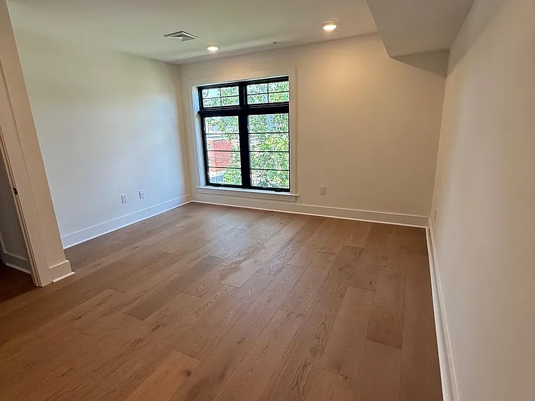 7519 Ridge Ave — Photo 11
