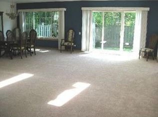 131 Seneca Trl, Bloomingdale, IL 60108