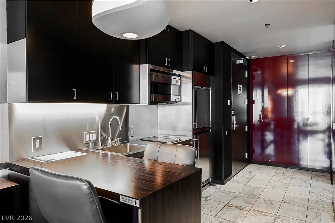 Studio, 1.0 bath, 615 sqft, $2,600 — Photo 2