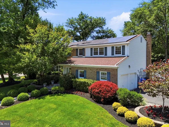 401 Country Club Dr, Cherry Hill, NJ 08003