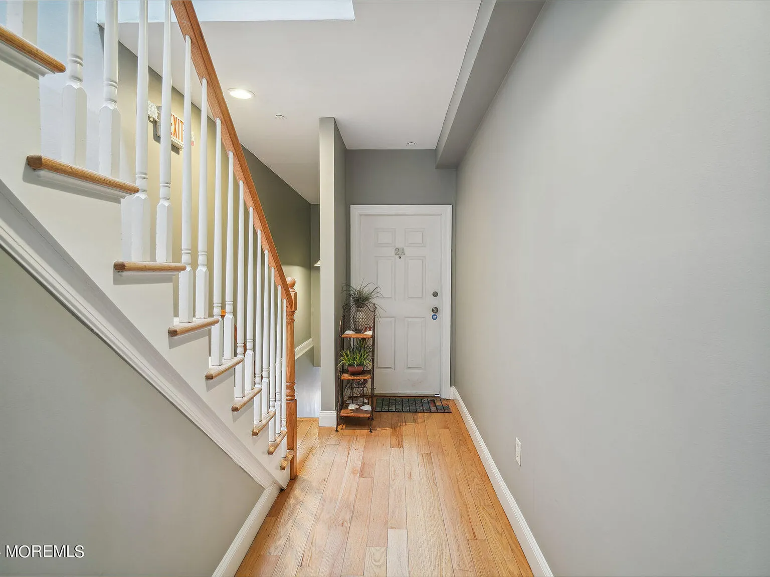 Studio, 960 sqft, $2,300 — Photo 3
