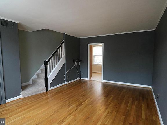 3rd image of 1030 S Barton St Unit 276