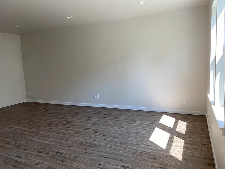 2058 Aaron Dr — Photo 26