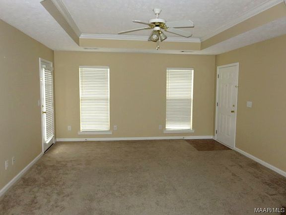 4th image of 801 Cottage Ln