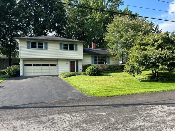 4774 Black Oak Dr, Liverpool, NY 13088