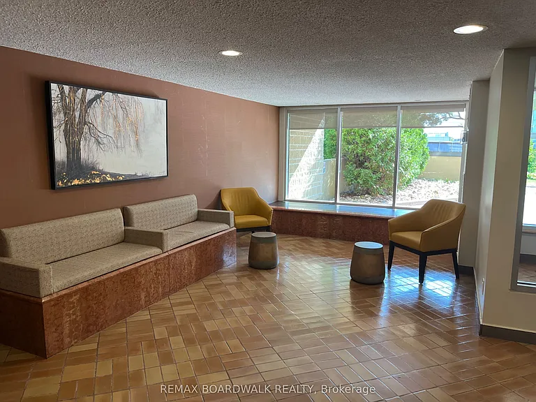 555 Brittany Dr #407 — Photo 21