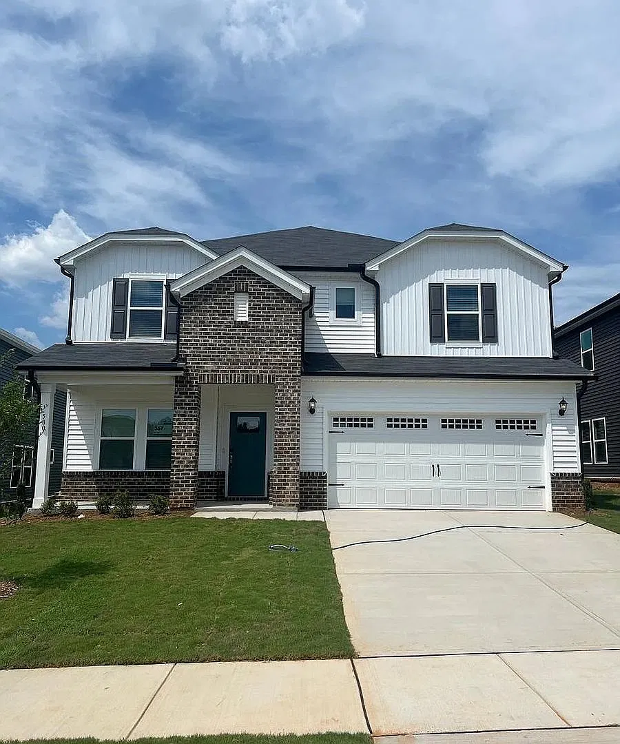Room in 5 Bedroom Home in Garner — Photo 1