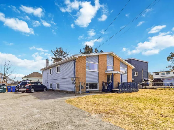 26 Randall Ave, Halifax, NS B3M 1E2