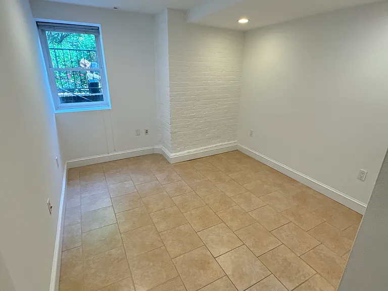 672 Maryland Ave NE #B — Photo 10