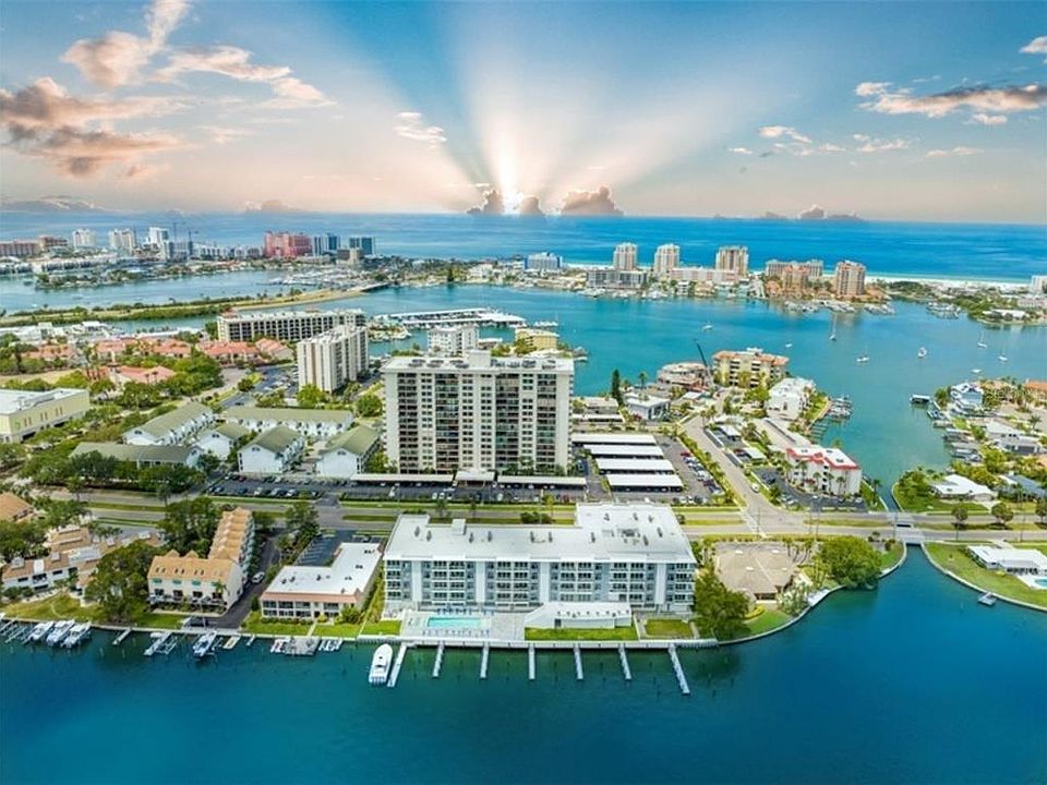 1st image of 415 Island Way #404