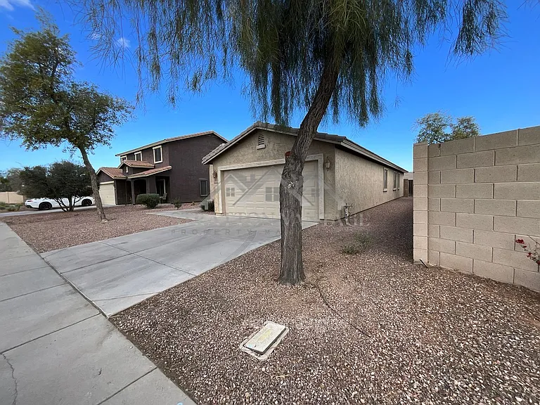25654 W Satellite Ln — Photo 2