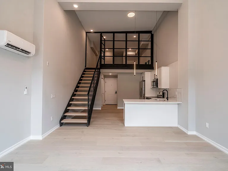 719 Dickinson St #2B — Photo 9