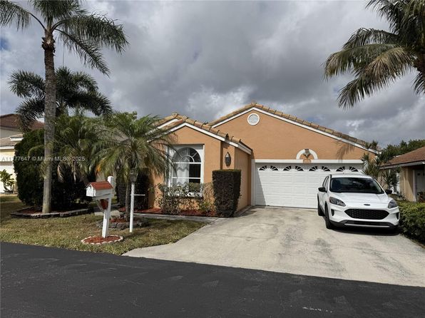 113 Rosewood Ln