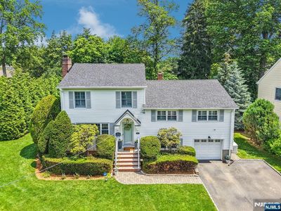 122 Greenway Rd, Glen Rock, NJ, 07452