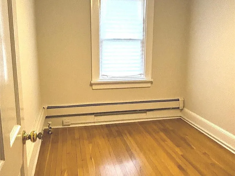 1 E Carver St — Photo 14