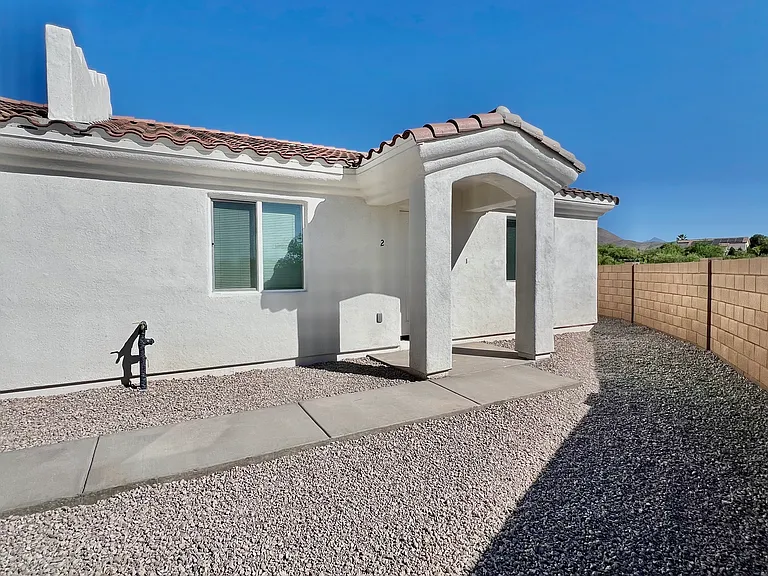 418 Flor Ct #1 — Photo 9