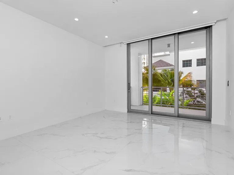 495 E Royal Palm Rd #201 — Photo 33