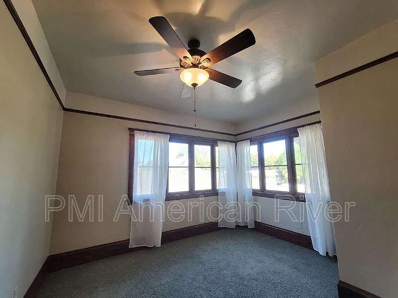 1 bed, 1.0 bath, 900 sqft, $1,975 — Photo 2